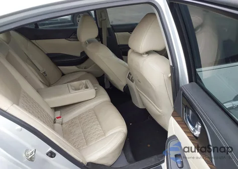 2017 Nissan Maxima 3.5 Platinum z USA, uszkodzony, nr VIN 1N4AA6AP6HC367016